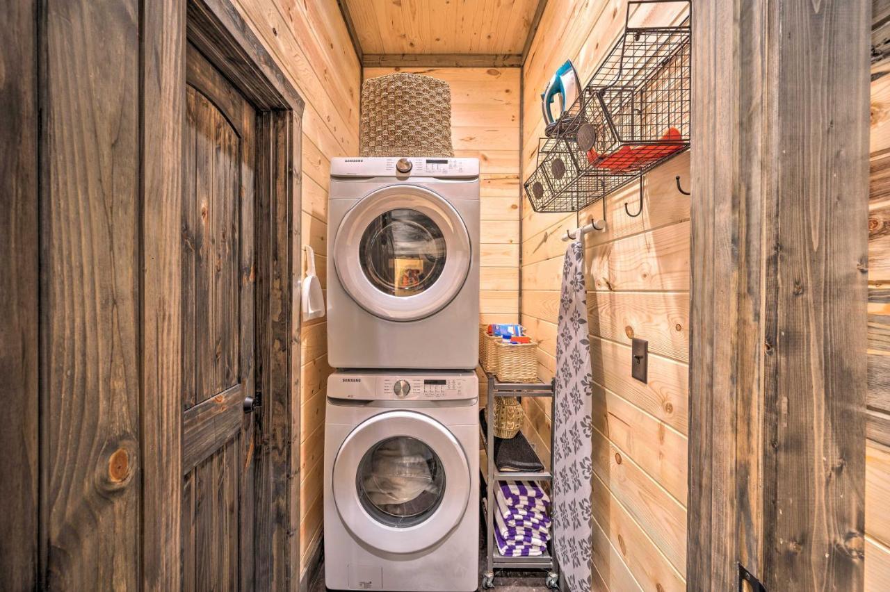 Luxury Cabin In The Woods With Hot Tub And Yard Games! Broken Bow Eksteriør billede