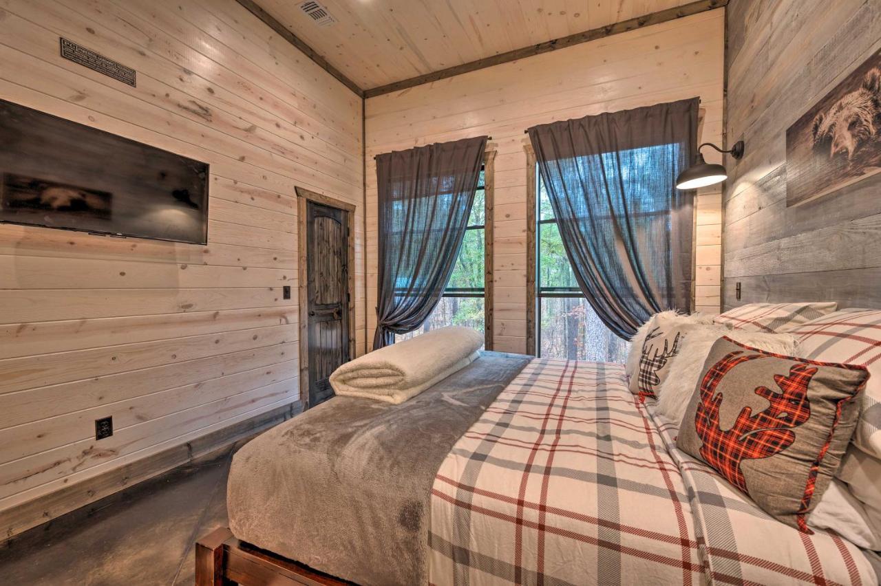 Luxury Cabin In The Woods With Hot Tub And Yard Games! Broken Bow Eksteriør billede