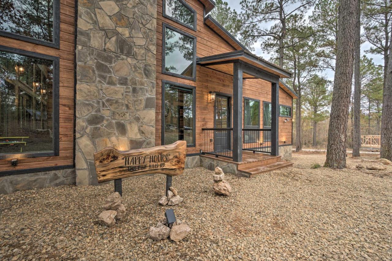 Luxury Cabin In The Woods With Hot Tub And Yard Games! Broken Bow Eksteriør billede