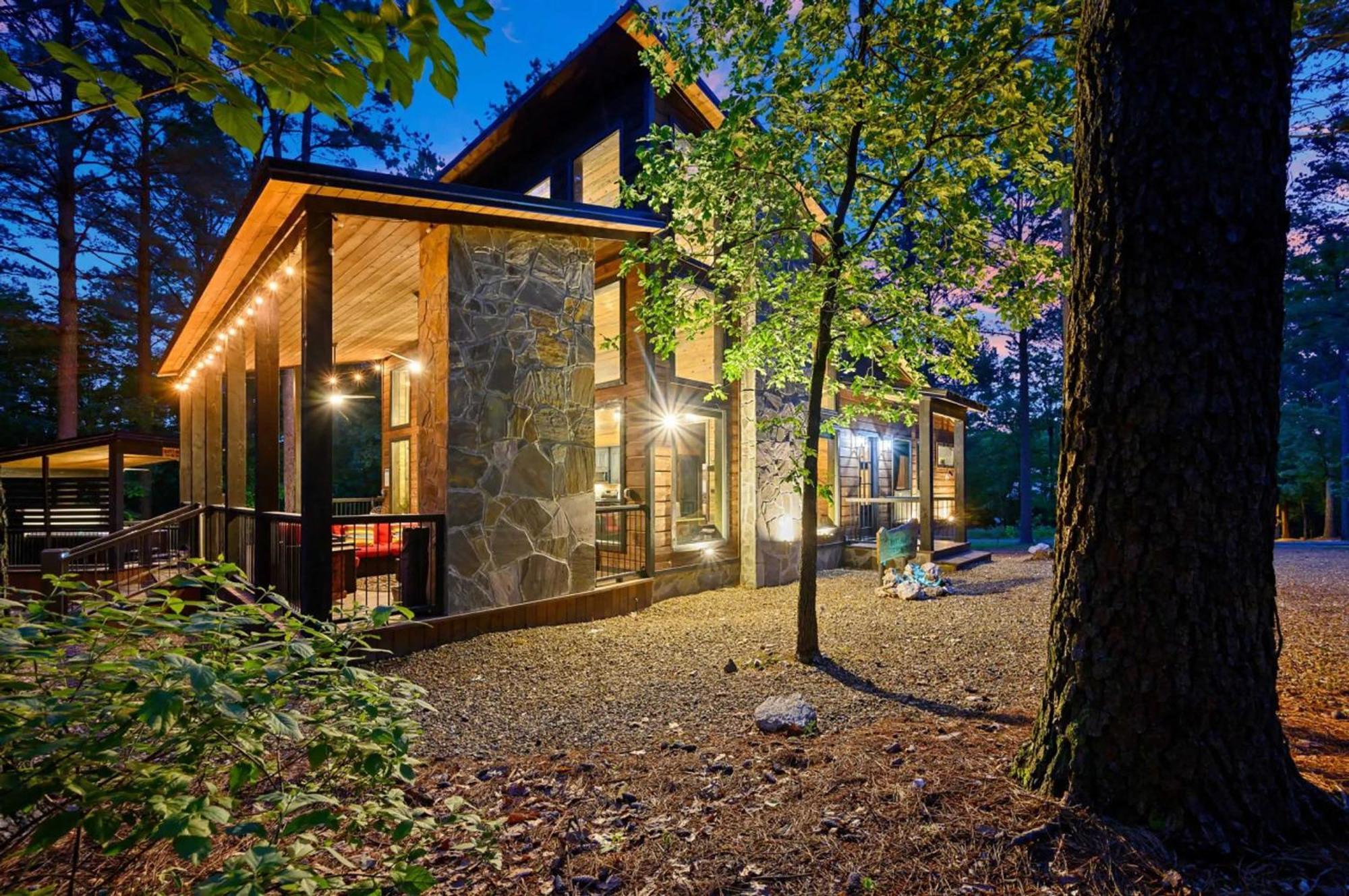 Luxury Cabin In The Woods With Hot Tub And Yard Games! Broken Bow Eksteriør billede