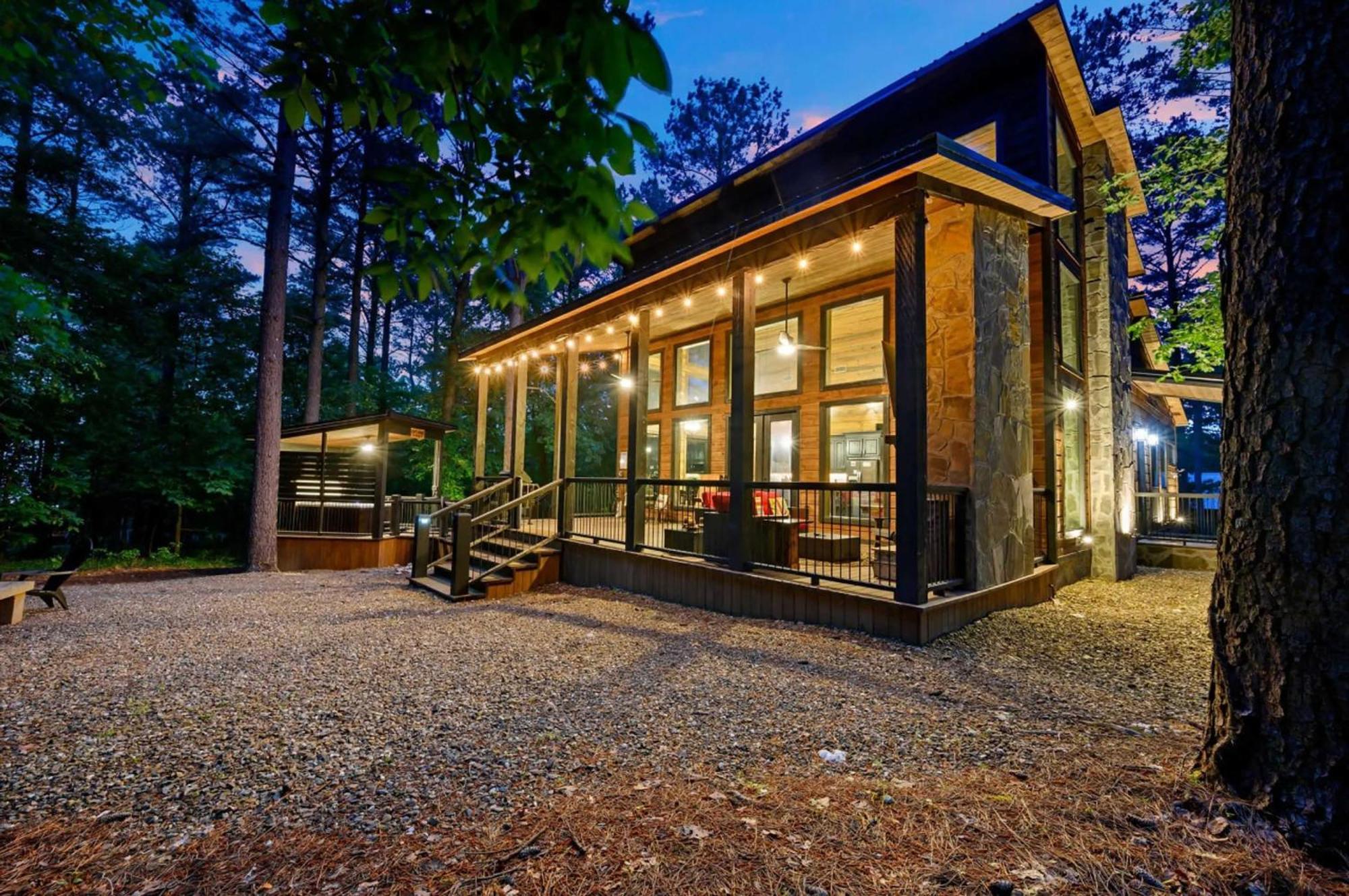 Luxury Cabin In The Woods With Hot Tub And Yard Games! Broken Bow Eksteriør billede